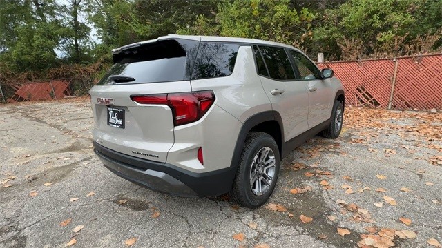 GMC Terrain Vehicle Full-screen Gallery Image 08