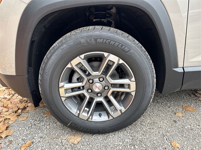 GMC Terrain Vehicle Full-screen Gallery Image 10