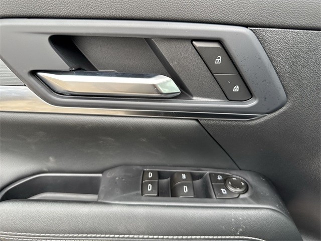 GMC Terrain Vehicle Full-screen Gallery Image 13