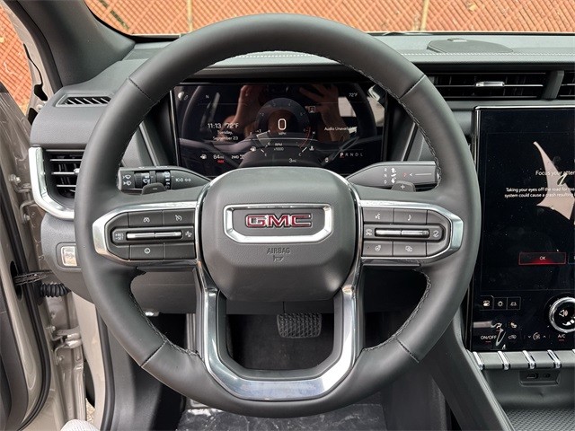 GMC Terrain Vehicle Full-screen Gallery Image 14