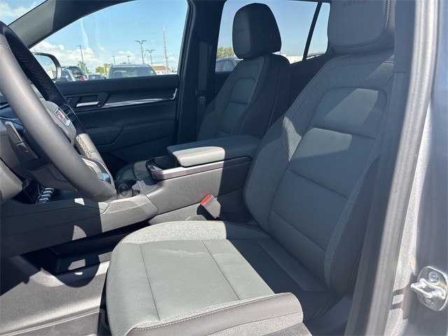 GMC Terrain Vehicle Full-screen Gallery Image 11