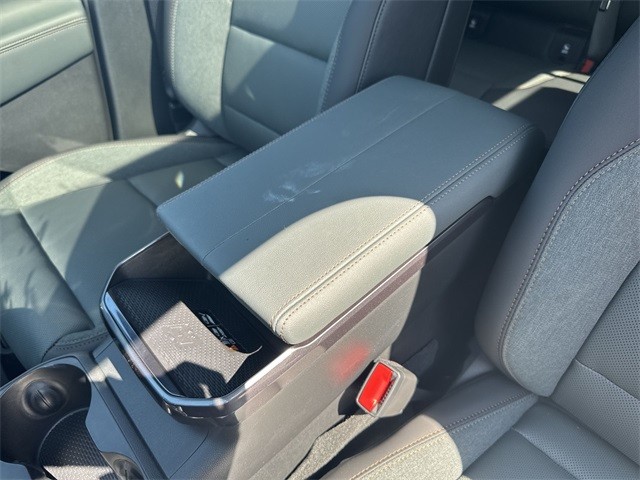 GMC Terrain Vehicle Full-screen Gallery Image 21