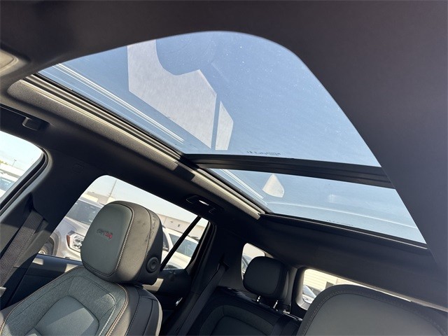 GMC Terrain Vehicle Full-screen Gallery Image 22