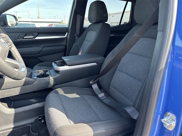 GMC Terrain Vehicle Full-screen Gallery Image 11