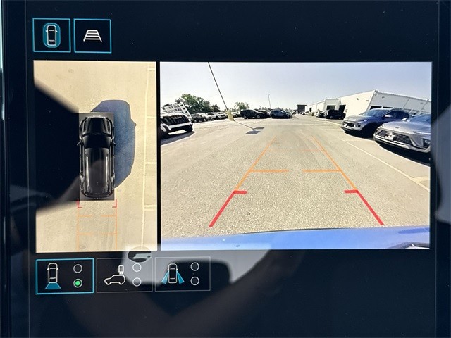 GMC Terrain Vehicle Full-screen Gallery Image 17