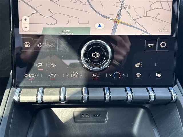 GMC Terrain Vehicle Full-screen Gallery Image 19