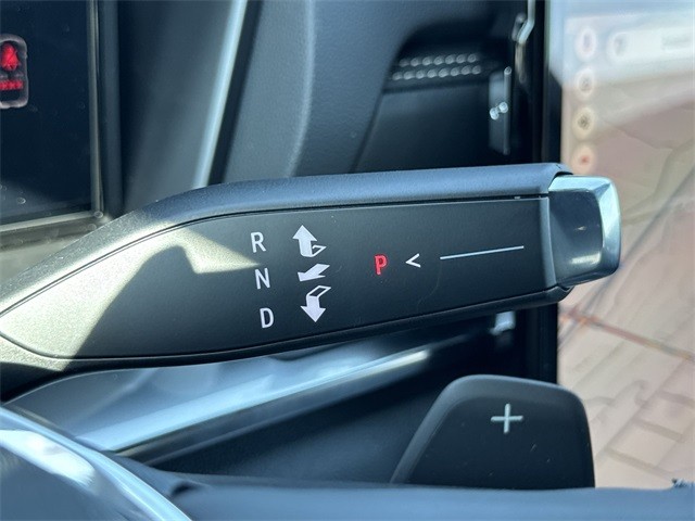 GMC Terrain Vehicle Full-screen Gallery Image 20