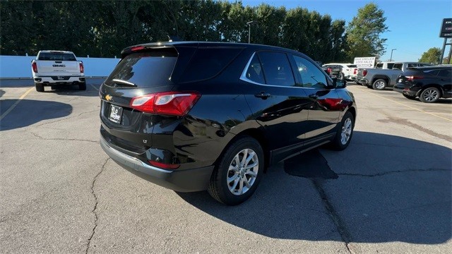 Chevrolet Equinox Vehicle Full-screen Gallery Image 10