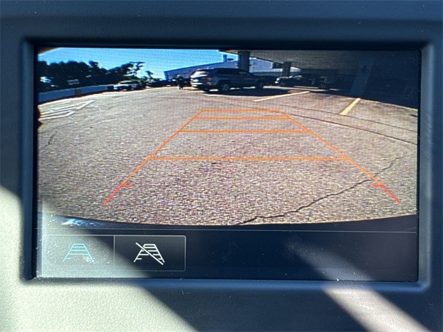 Chevrolet Equinox Vehicle Full-screen Gallery Image 18