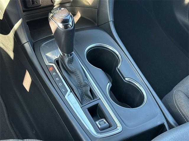 Chevrolet Equinox Vehicle Full-screen Gallery Image 19