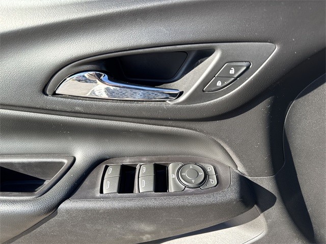 Chevrolet Equinox Vehicle Full-screen Gallery Image 26