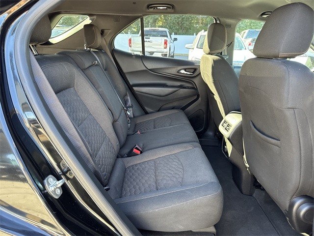 Chevrolet Equinox Vehicle Full-screen Gallery Image 29