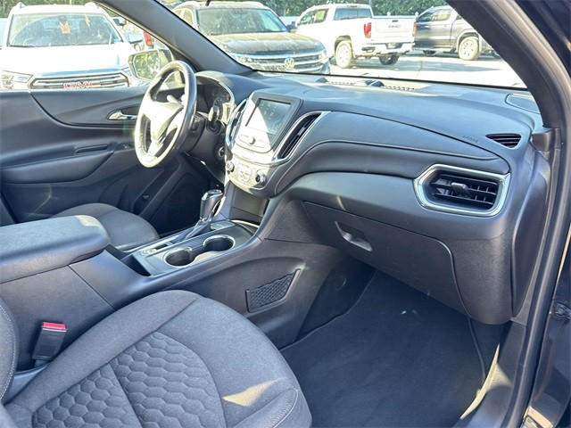 Chevrolet Equinox Vehicle Full-screen Gallery Image 31