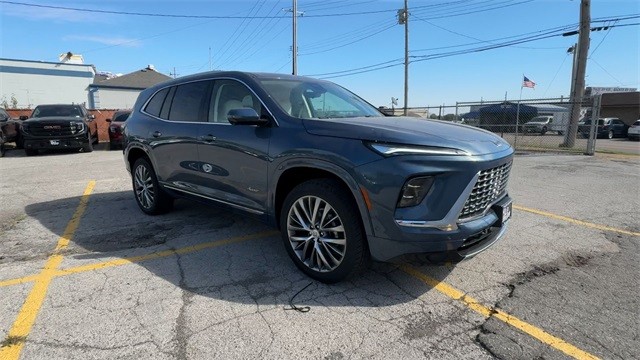 Buick Enclave Vehicle Full-screen Gallery Image 02