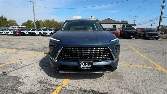 Buick Enclave Vehicle Full-screen Gallery Image 03