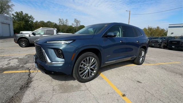 Buick Enclave Vehicle Full-screen Gallery Image 04