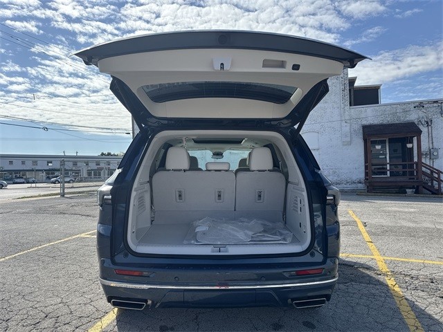 Buick Enclave Vehicle Full-screen Gallery Image 25