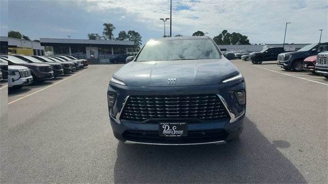 Buick Enclave Vehicle Full-screen Gallery Image 03