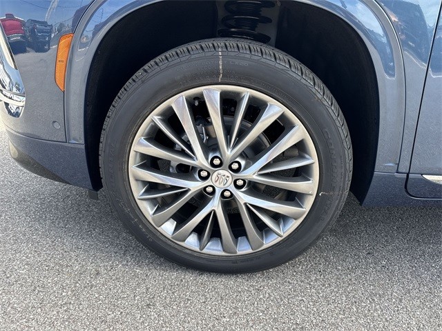 Buick Enclave Vehicle Full-screen Gallery Image 10