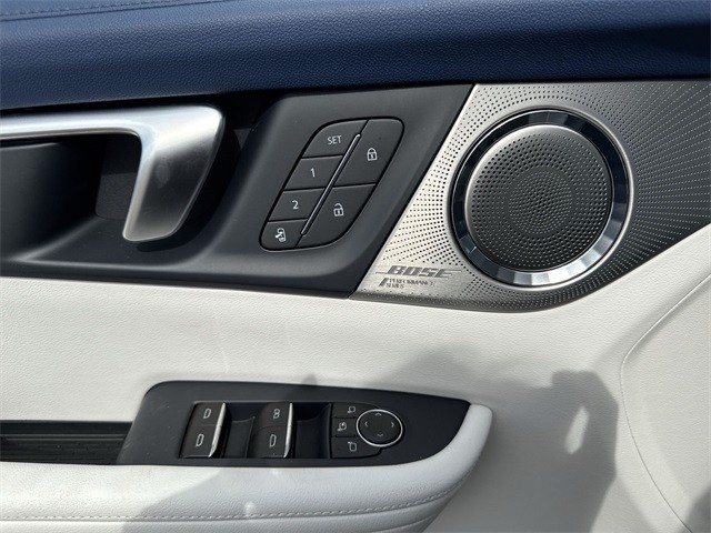Buick Enclave Vehicle Full-screen Gallery Image 13