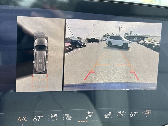 Buick Enclave Vehicle Full-screen Gallery Image 17