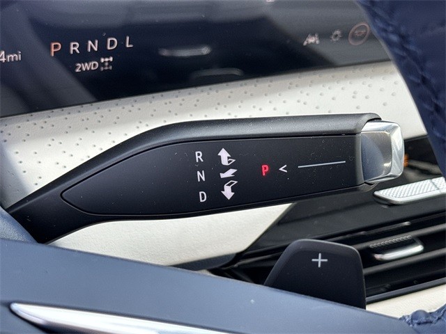 Buick Enclave Vehicle Full-screen Gallery Image 20