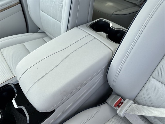 Buick Enclave Vehicle Full-screen Gallery Image 21