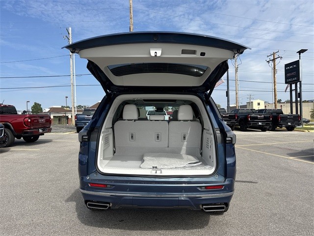Buick Enclave Vehicle Full-screen Gallery Image 25
