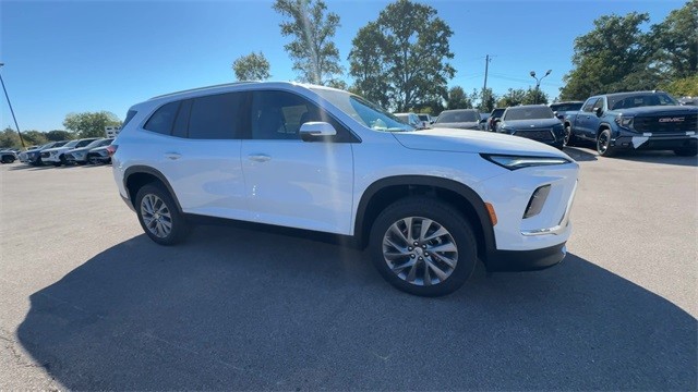 Buick Enclave Vehicle Full-screen Gallery Image 02