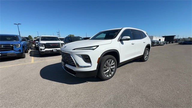 Buick Enclave Vehicle Full-screen Gallery Image 04