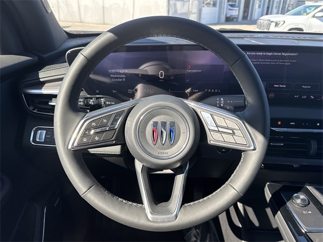 Buick Enclave Vehicle Full-screen Gallery Image 14