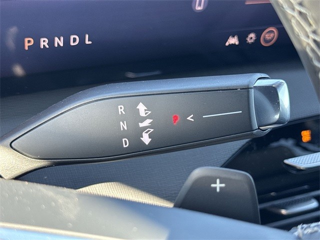 Buick Enclave Vehicle Full-screen Gallery Image 20