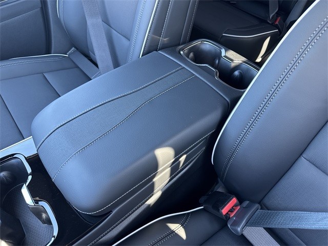 Buick Enclave Vehicle Full-screen Gallery Image 21