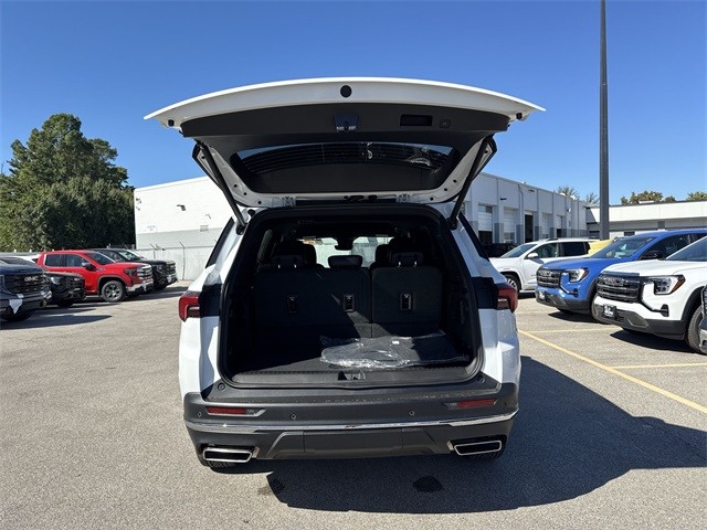 Buick Enclave Vehicle Full-screen Gallery Image 24
