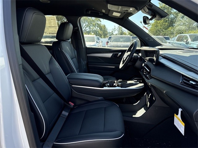 Buick Enclave Vehicle Full-screen Gallery Image 25