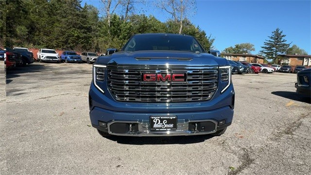 GMC Sierra 1500 Vehicle Full-screen Gallery Image 03