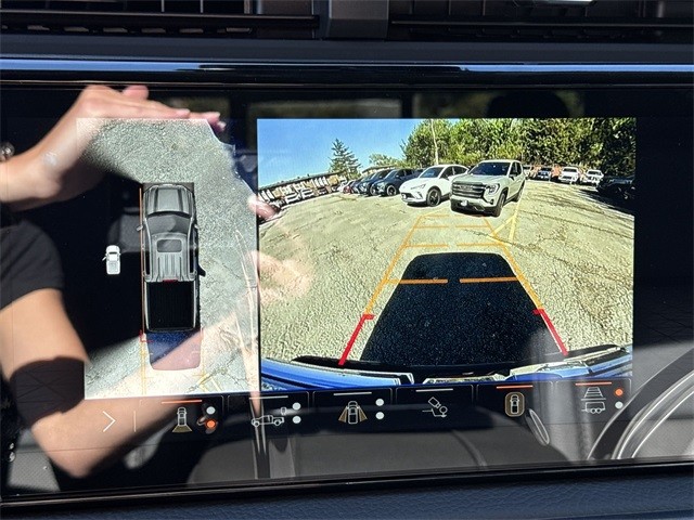 GMC Sierra 1500 Vehicle Full-screen Gallery Image 17