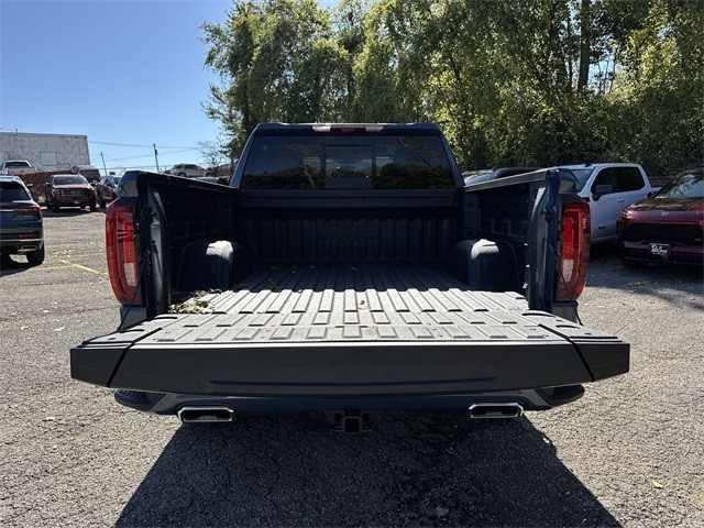 GMC Sierra 1500 Vehicle Full-screen Gallery Image 24