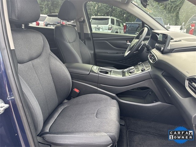 Hyundai Santa Fe Vehicle Full-screen Gallery Image 30