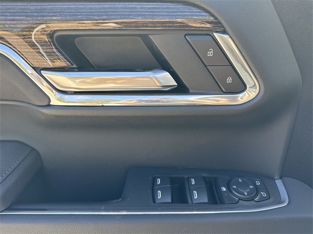 GMC Sierra 1500 Vehicle Full-screen Gallery Image 13