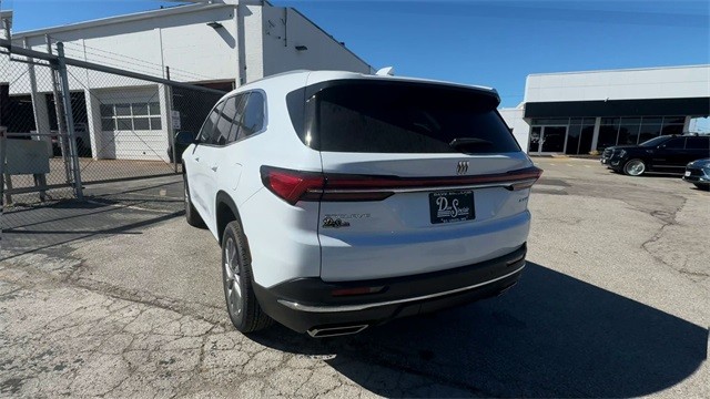 Buick Enclave Vehicle Full-screen Gallery Image 07