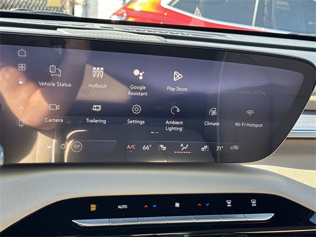 Buick Enclave Vehicle Full-screen Gallery Image 16