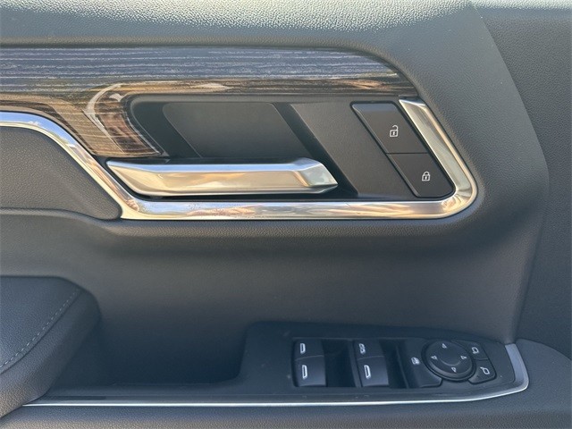 GMC Sierra 1500 Vehicle Full-screen Gallery Image 13