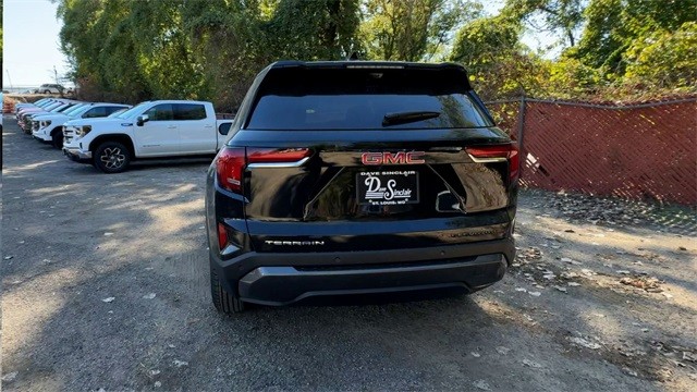 GMC Terrain Vehicle Full-screen Gallery Image 07