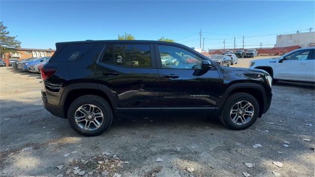 GMC Terrain Vehicle Full-screen Gallery Image 09