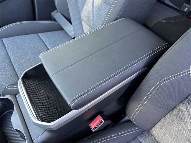 GMC Terrain Vehicle Full-screen Gallery Image 21