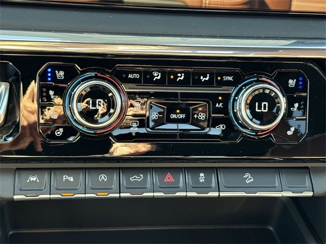 GMC Sierra 1500 Vehicle Full-screen Gallery Image 19