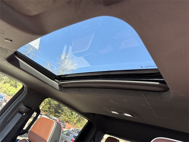 GMC Sierra 1500 Vehicle Full-screen Gallery Image 22