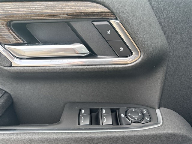 GMC Sierra 1500 Vehicle Full-screen Gallery Image 13