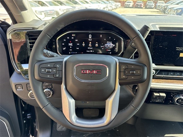 GMC Sierra 1500 Vehicle Full-screen Gallery Image 14